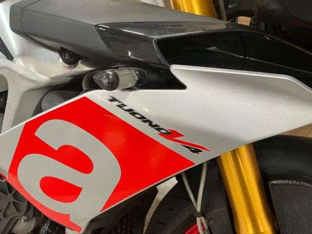 2015 APRILIA TUONO V4 1100 FACTORY 2015 APRILIA TUONO V4 1100 FACTORY