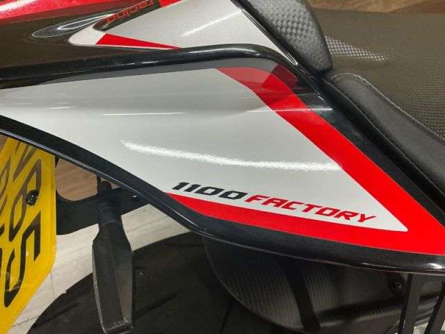 2015 APRILIA TUONO V4 1100 FACTORY 2015 APRILIA TUONO V4 1100 FACTORY