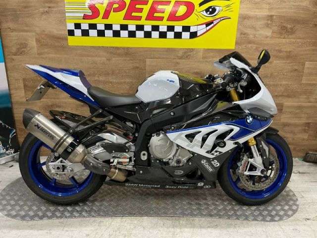 A 2014 BMW HP4 HP4 CARBON A 2014 BMW HP4 HP4 CARBON
