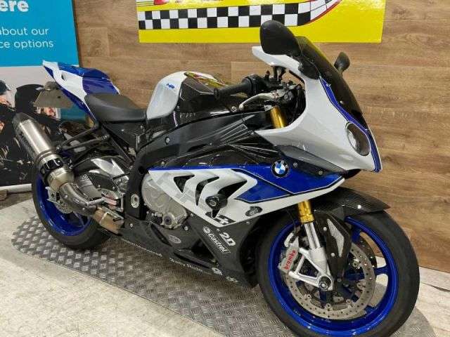 A 2014 BMW HP4 HP4 CARBON A 2014 BMW HP4 HP4 CARBON