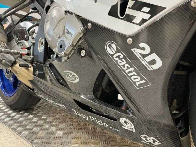 A 2014 BMW HP4 HP4 CARBON A 2014 BMW HP4 HP4 CARBON