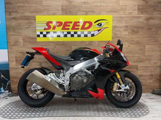 A 2010 APRILIA RSV 4 FACTORY RSV 4 Factory A 2010 APRILIA RSV 4 FACTORY RSV 4 Factory