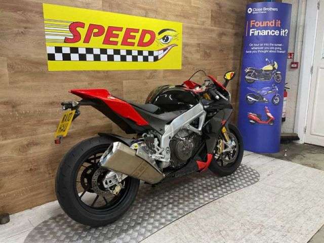 A 2010 APRILIA RSV 4 FACTORY RSV 4 Factory A 2010 APRILIA RSV 4 FACTORY RSV 4 Factory