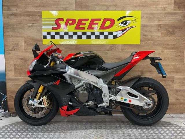 A 2010 APRILIA RSV 4 FACTORY RSV 4 Factory A 2010 APRILIA RSV 4 FACTORY RSV 4 Factory