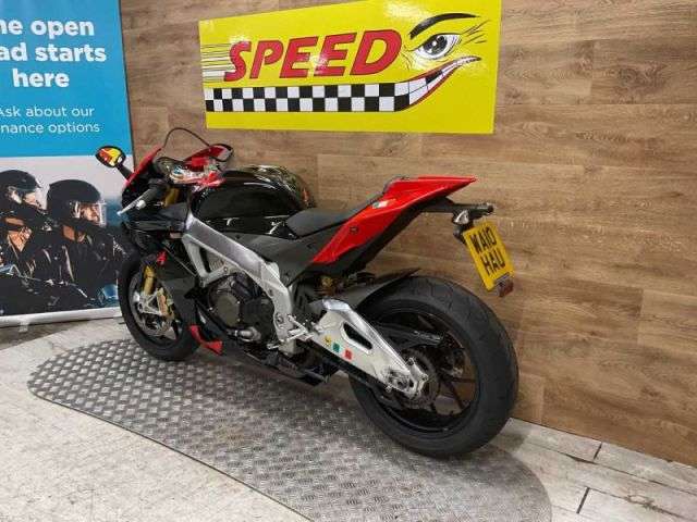 2010 APRILIA RSV 4 FACTORY 2010 APRILIA RSV 4 FACTORY