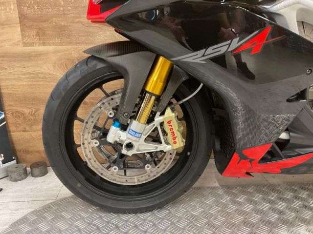 2010 APRILIA RSV 4 FACTORY 2010 APRILIA RSV 4 FACTORY