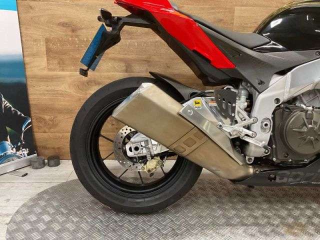 2010 APRILIA RSV 4 FACTORY 2010 APRILIA RSV 4 FACTORY