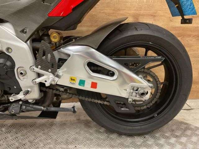 2010 APRILIA RSV 4 FACTORY 2010 APRILIA RSV 4 FACTORY