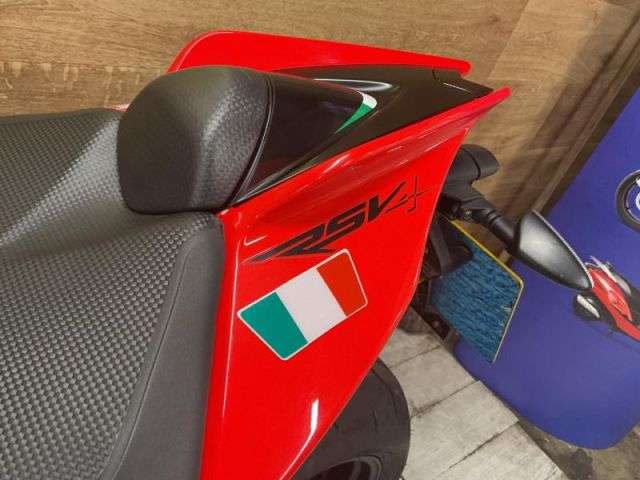 2010 APRILIA RSV 4 FACTORY 2010 APRILIA RSV 4 FACTORY
