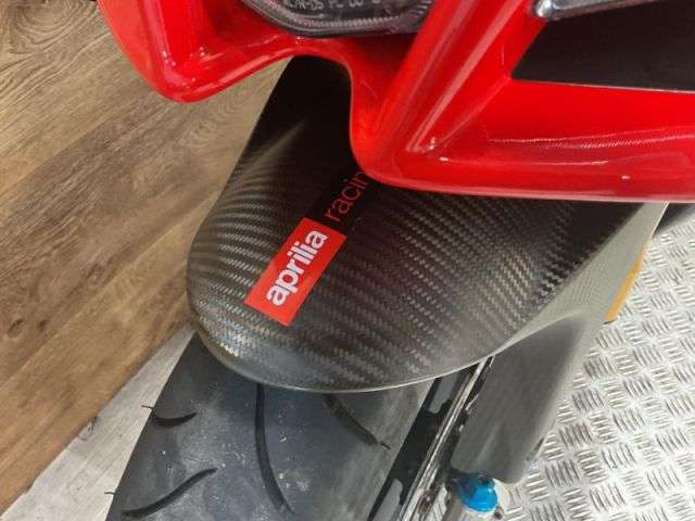 2010 APRILIA RSV 4 FACTORY 2010 APRILIA RSV 4 FACTORY