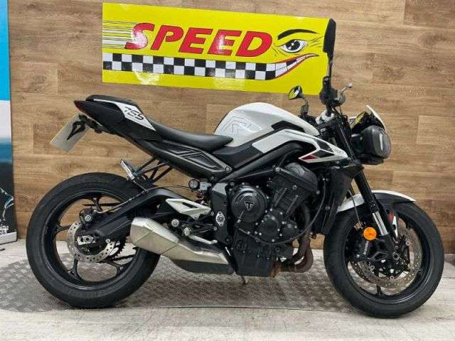 A 2023 TRIUMPH STREET TRIPLE R Street Triple R A 2023 TRIUMPH STREET TRIPLE R Street Triple R