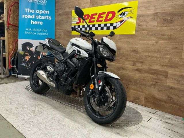 A 2023 TRIUMPH STREET TRIPLE R Street Triple R A 2023 TRIUMPH STREET TRIPLE R Street Triple R