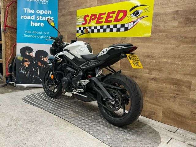 2023 TRIUMPH STREET TRIPLE R 2023 TRIUMPH STREET TRIPLE R