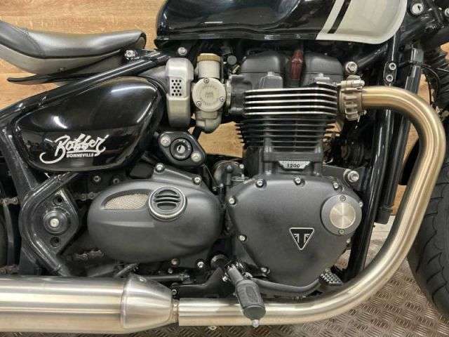 2023 TRIUMPH BONNEVILLE BOBBER 2023 TRIUMPH BONNEVILLE BOBBER