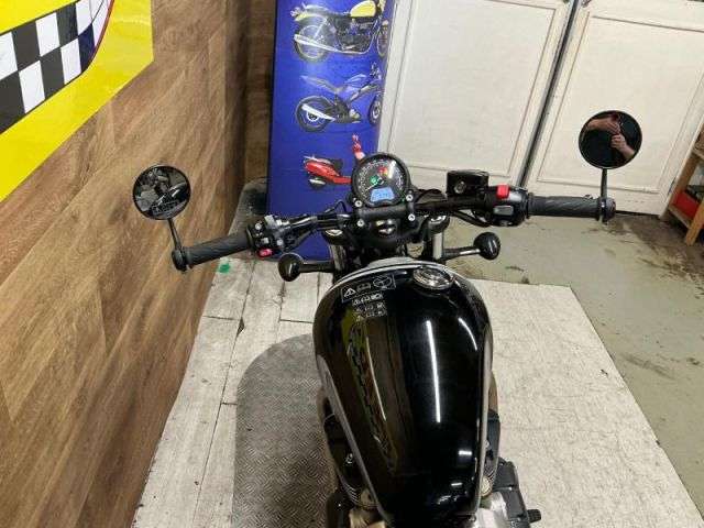 2023 TRIUMPH BONNEVILLE BOBBER 2023 TRIUMPH BONNEVILLE BOBBER