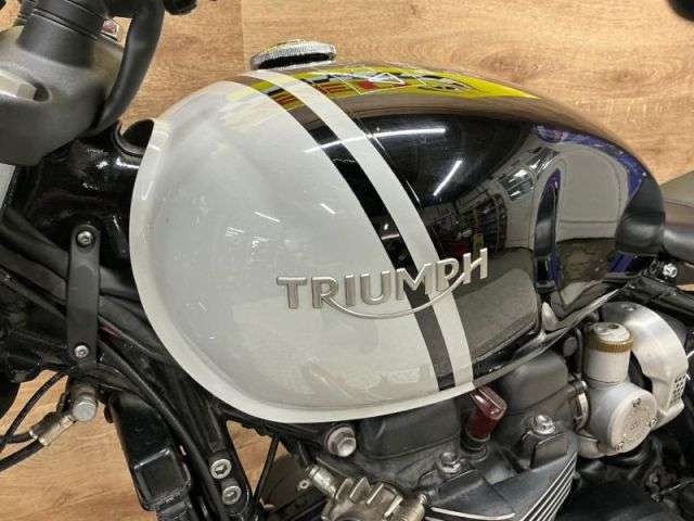 2023 TRIUMPH BONNEVILLE BOBBER 2023 TRIUMPH BONNEVILLE BOBBER