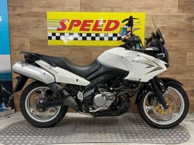 A 2010 SUZUKI DL 650 L0 DL 650 L0 A 2010 SUZUKI DL 650 L0 DL 650 L0