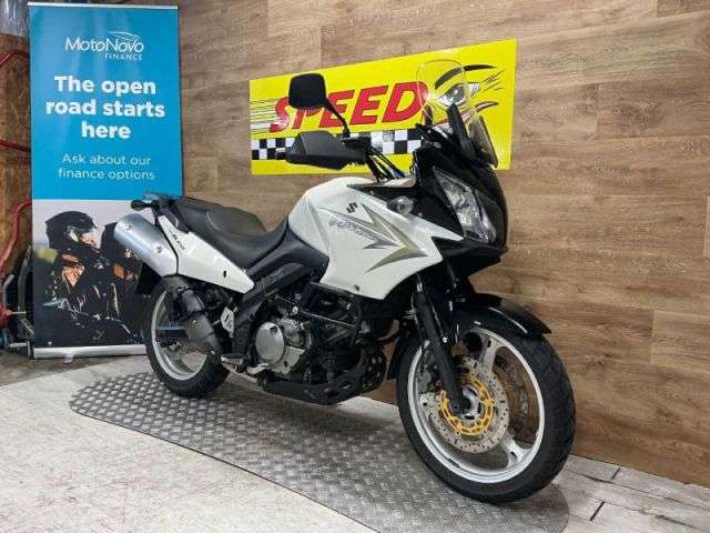 A 2010 SUZUKI DL 650 L0 DL 650 L0 A 2010 SUZUKI DL 650 L0 DL 650 L0