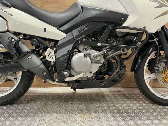 2010 SUZUKI DL 650 L0 2010 SUZUKI DL 650 L0