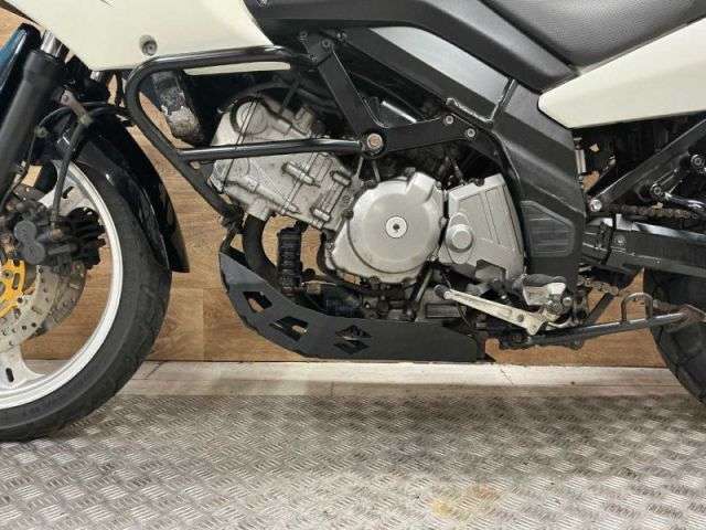 2010 SUZUKI DL 650 L0 2010 SUZUKI DL 650 L0