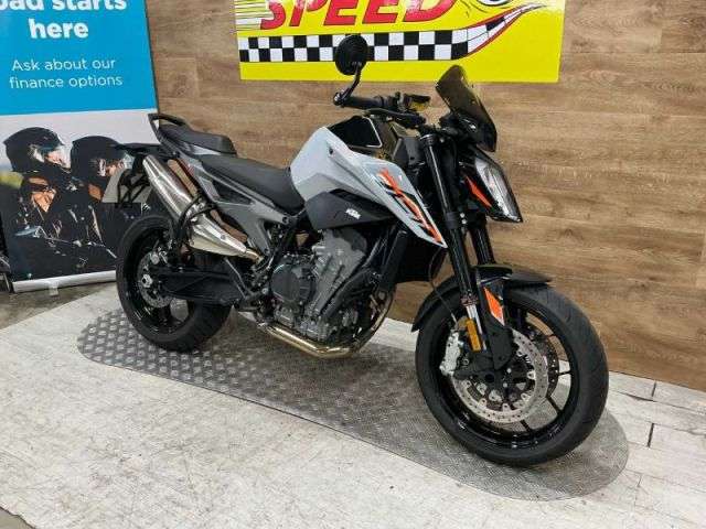 A 2024 KTM 790 DUKE L 23 790 Duke L 23 A 2024 KTM 790 DUKE L 23 790 Duke L 23