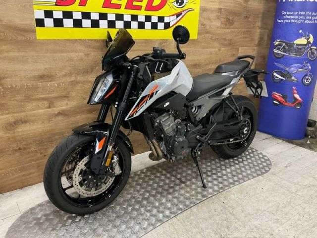 A 2024 KTM 790 DUKE L 23 790 Duke L 23 A 2024 KTM 790 DUKE L 23 790 Duke L 23