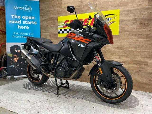 A 2018 KTM 1290 SUPER ADVENTURE S 24 1290 Super Adventure S 18 A 2018 KTM 1290 SUPER ADVENTURE S 24 1290 Super Adventure S 18