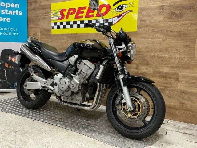 A 2004 HONDA CB900F-2 HORNET CB900F-2 Hornet A 2004 HONDA CB900F-2 HORNET CB900F-2 Hornet