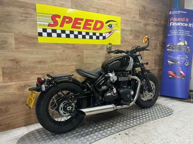A 2023 TRIUMPH BONNEVILLE BOBBER Bonneville Bobber A 2023 TRIUMPH BONNEVILLE BOBBER Bonneville Bobber