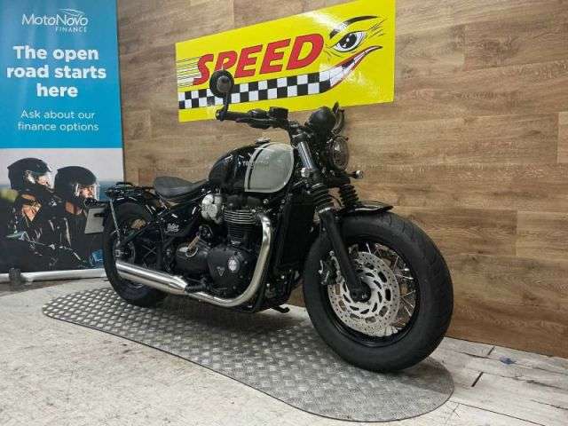 A 2023 TRIUMPH BONNEVILLE BOBBER Bonneville Bobber A 2023 TRIUMPH BONNEVILLE BOBBER Bonneville Bobber