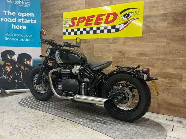 2023 TRIUMPH BONNEVILLE BOBBER 2023 TRIUMPH BONNEVILLE BOBBER