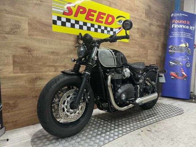 2023 TRIUMPH BONNEVILLE BOBBER 2023 TRIUMPH BONNEVILLE BOBBER