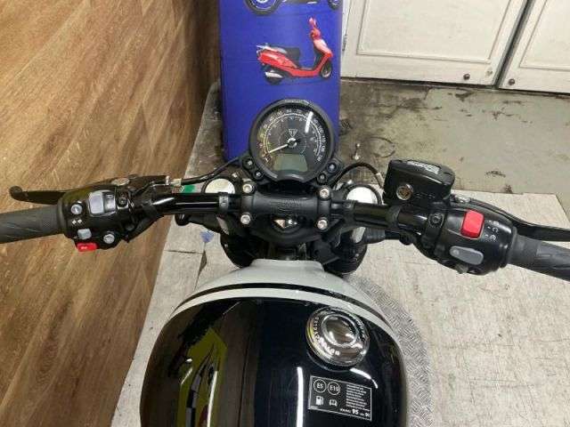 2023 TRIUMPH BONNEVILLE BOBBER 2023 TRIUMPH BONNEVILLE BOBBER