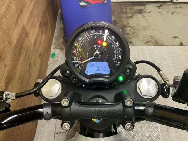 2023 TRIUMPH BONNEVILLE BOBBER 2023 TRIUMPH BONNEVILLE BOBBER