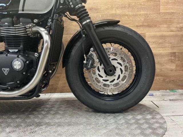 2023 TRIUMPH BONNEVILLE BOBBER 2023 TRIUMPH BONNEVILLE BOBBER