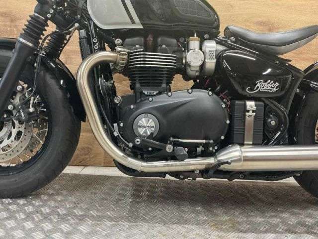 2023 TRIUMPH BONNEVILLE BOBBER 2023 TRIUMPH BONNEVILLE BOBBER
