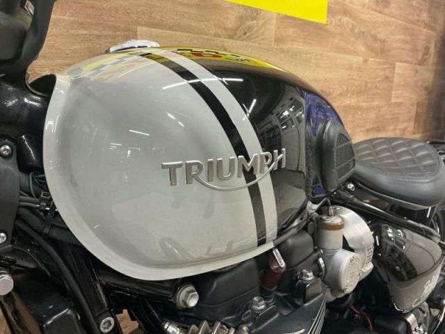 2023 TRIUMPH BONNEVILLE BOBBER 2023 TRIUMPH BONNEVILLE BOBBER