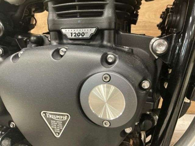 2023 TRIUMPH BONNEVILLE BOBBER 2023 TRIUMPH BONNEVILLE BOBBER