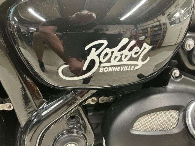 2023 TRIUMPH BONNEVILLE BOBBER 2023 TRIUMPH BONNEVILLE BOBBER