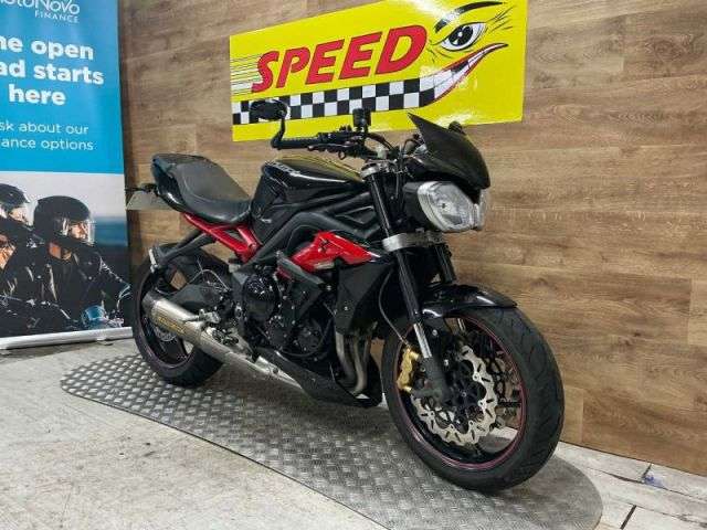 A 2013 TRIUMPH STREET TRIPLE R ABS Street Triple R ABS A 2013 TRIUMPH STREET TRIPLE R ABS Street Triple R ABS