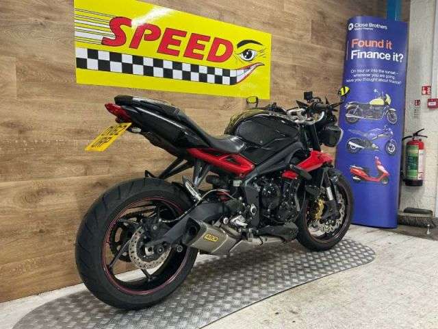 A 2013 TRIUMPH STREET TRIPLE R ABS Street Triple R ABS A 2013 TRIUMPH STREET TRIPLE R ABS Street Triple R ABS