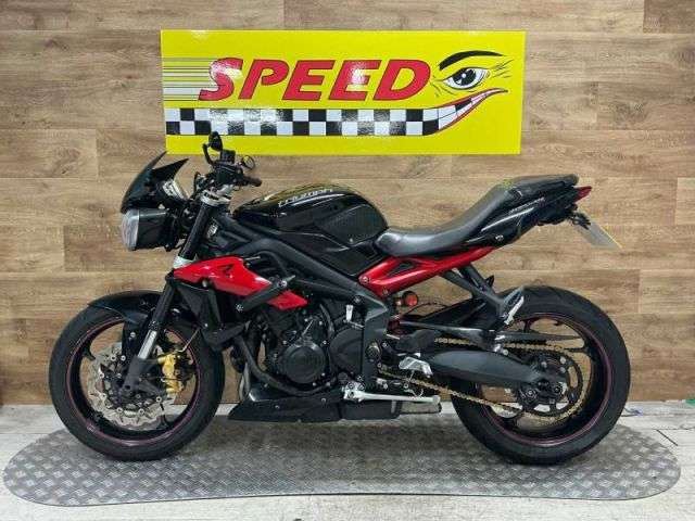 A 2013 TRIUMPH STREET TRIPLE R ABS Street Triple R ABS A 2013 TRIUMPH STREET TRIPLE R ABS Street Triple R ABS
