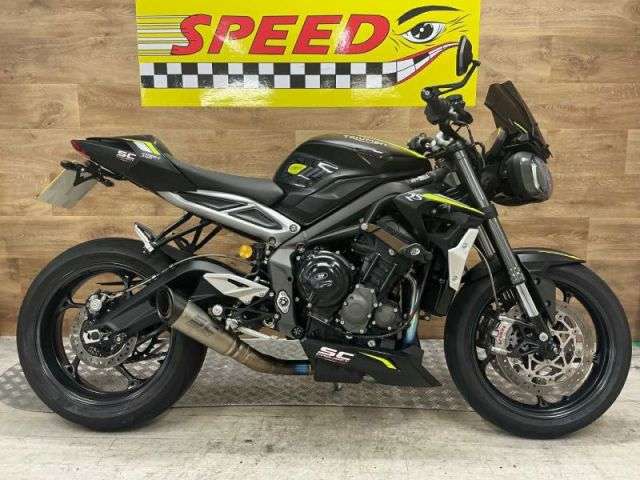 A 2021 TRIUMPH STREET TRIPLE RS Street Triple RS A 2021 TRIUMPH STREET TRIPLE RS Street Triple RS