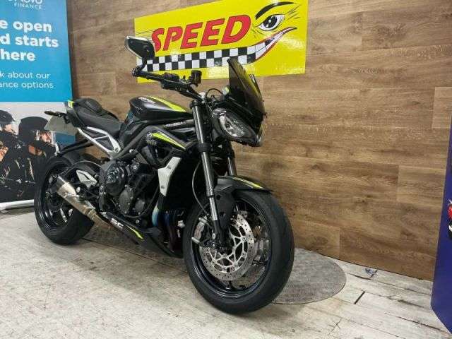 A 2021 TRIUMPH STREET TRIPLE RS Street Triple RS A 2021 TRIUMPH STREET TRIPLE RS Street Triple RS