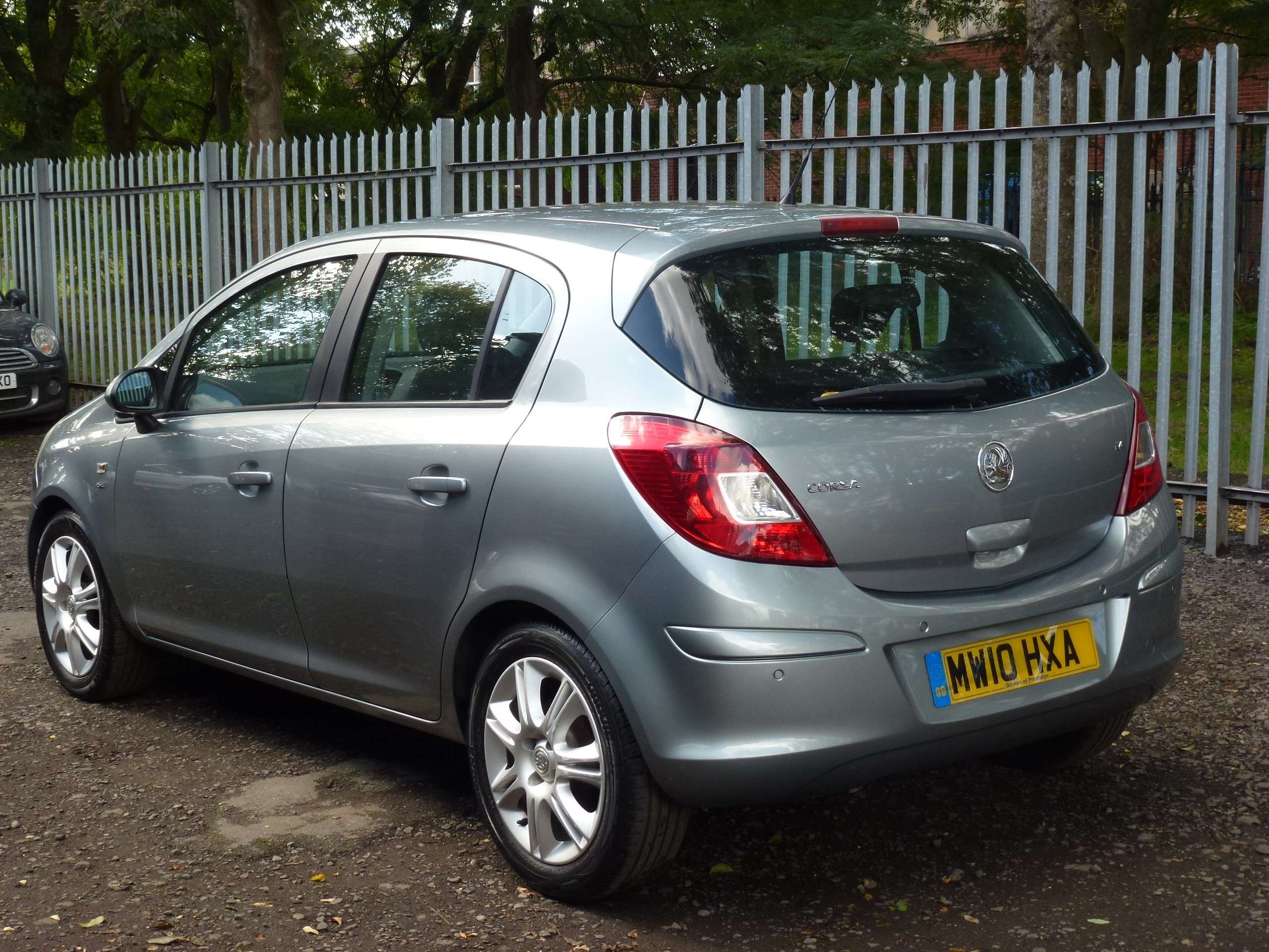 A 2010 VAUXHALL CORSA 1.4i 16v SE Hatchback 5dr Petrol Automatic (a/c) (138 g/km, 99 bhp) A 2010 VAUXHALL CORSA 1.4i 16v SE Hatchback 5dr Petrol Automatic (a/c) (138 g/km, 99 bhp)