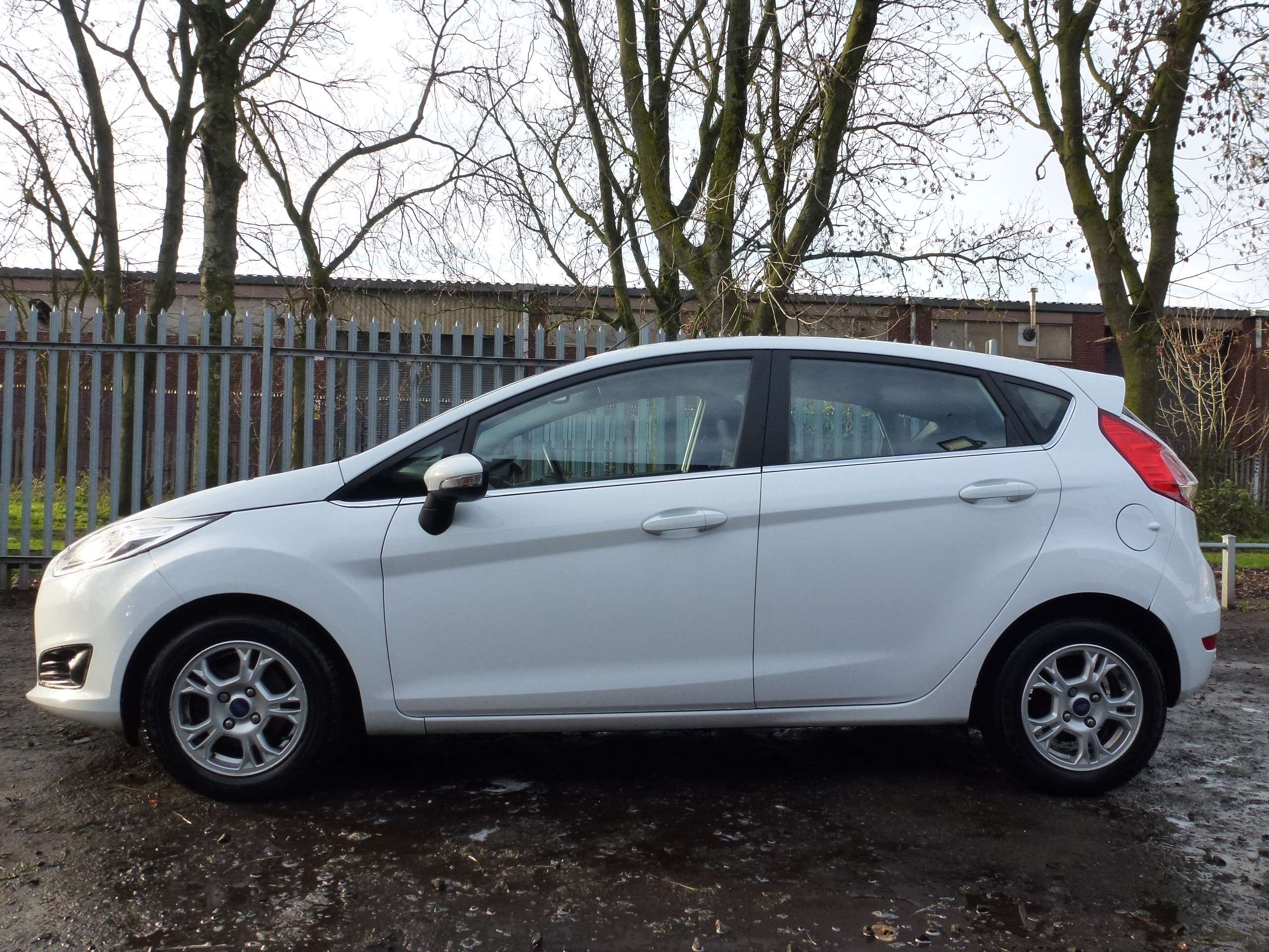 2015 FORD FIESTA 2015 FORD FIESTA