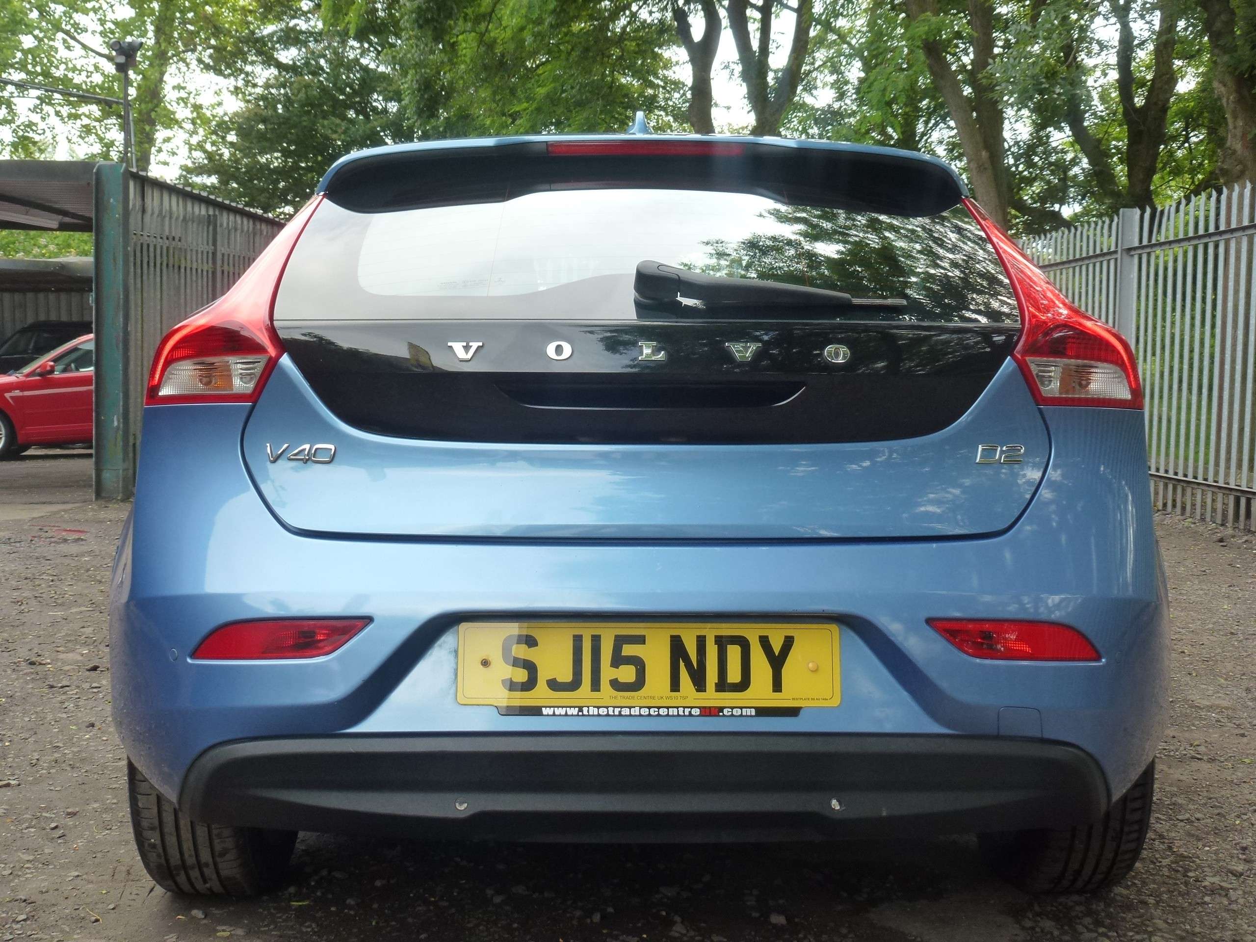 2015 VOLVO V40 2015 VOLVO V40