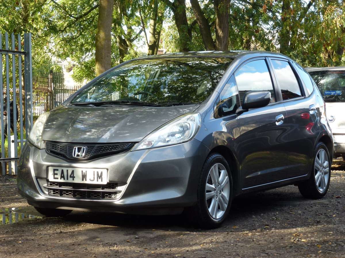 Check out this Honda Jazz 2014 Petrol Manual