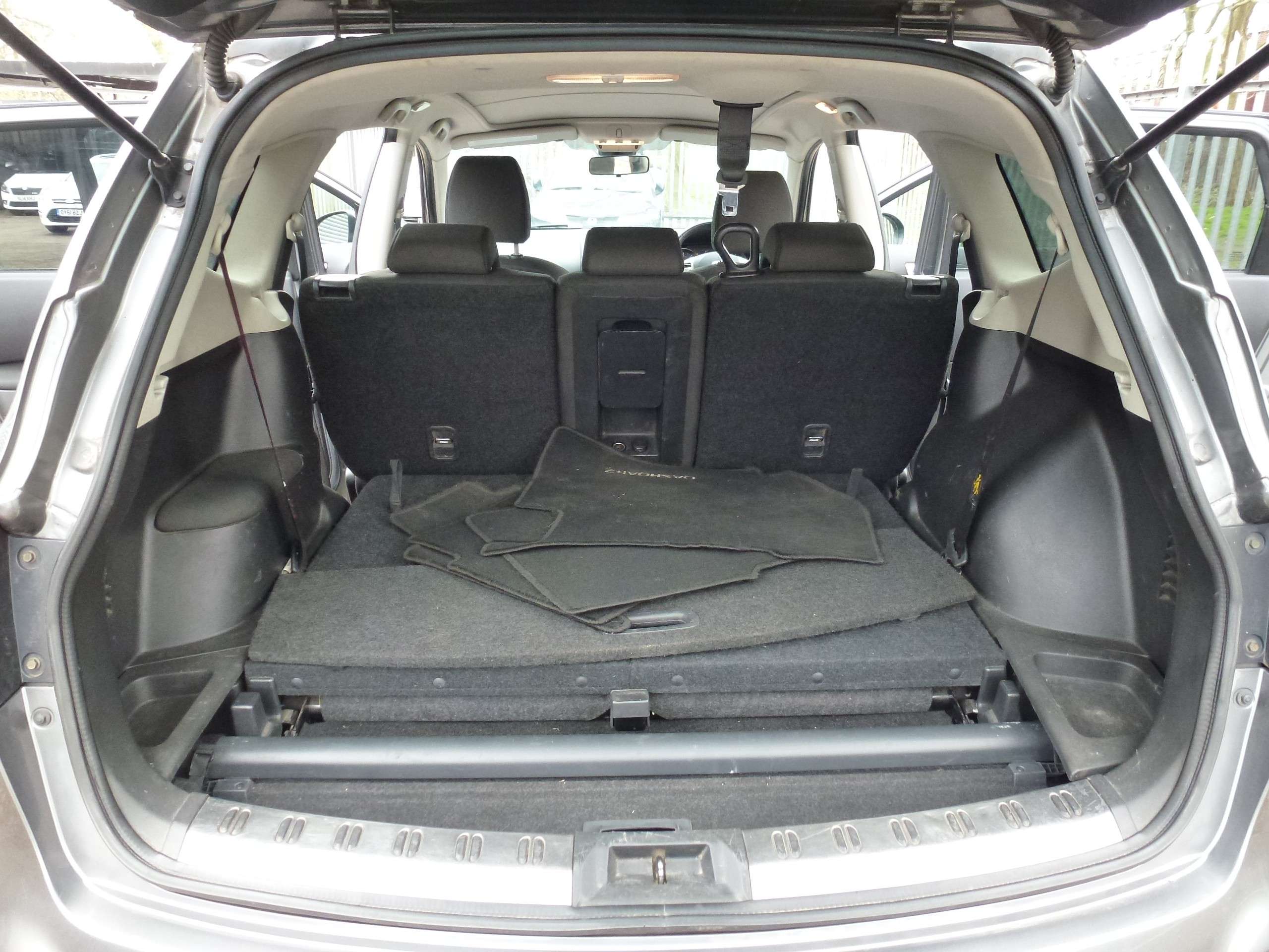 2011 NISSAN QASHQAI+2 2011 NISSAN QASHQAI+2