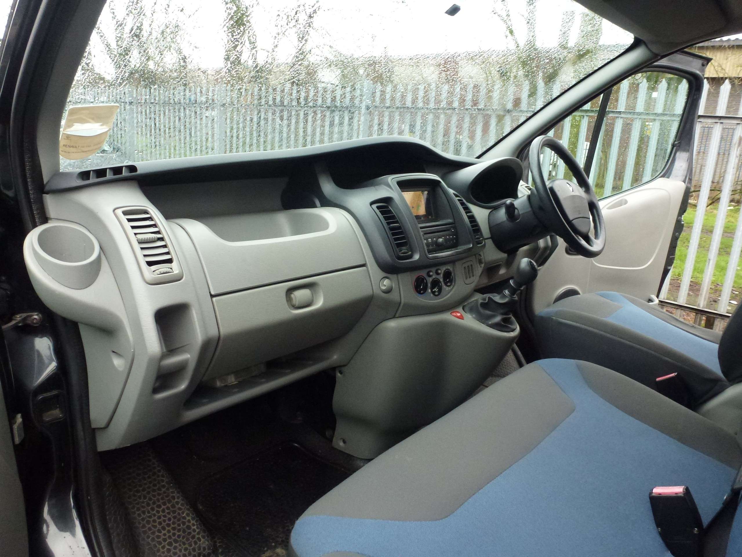 2011 RENAULT TRAFIC 2011 RENAULT TRAFIC